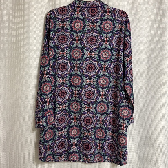 Women’s Victorias Secret Geometric Patterned sleep shirt. Size L/G - Picture 2 of 5